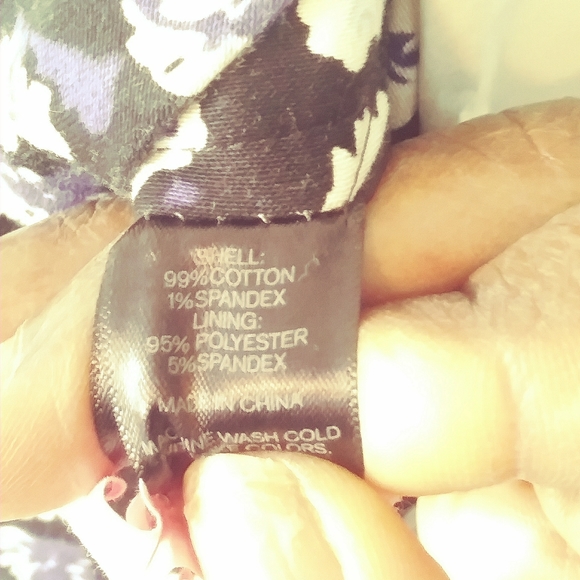 Beautiful Flowered Express Pencil Skirt - Picture 7 of 7